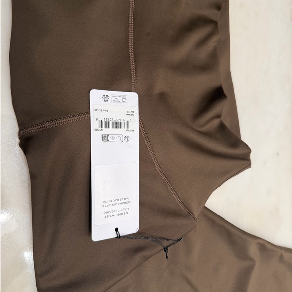 ALO Yoga Women's Chocolate High-Waist Leggings - Picture 9 of 13